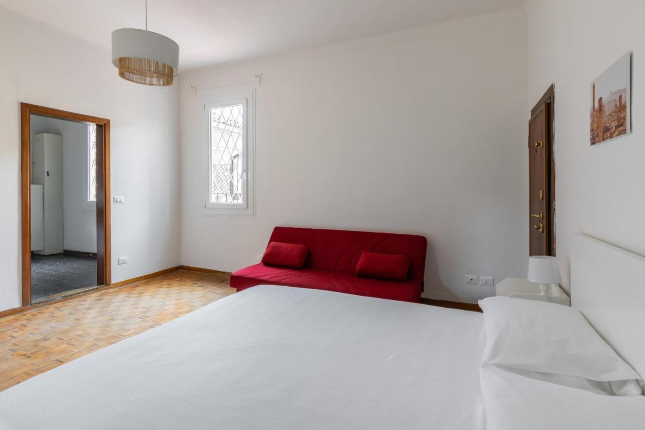 Alessandrini Apartment Alla Finestrella By Wonderful Italy بولونيا المظهر الخارجي الصورة
